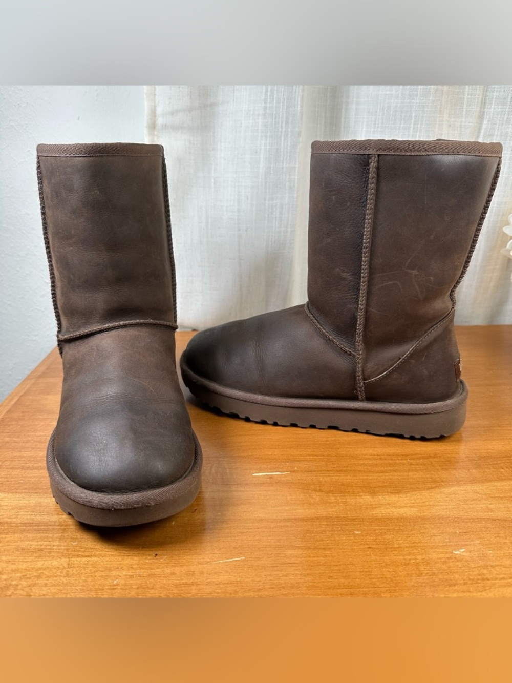 UGG Classic Short All Leather Boots Brownstone Women’s Size 7